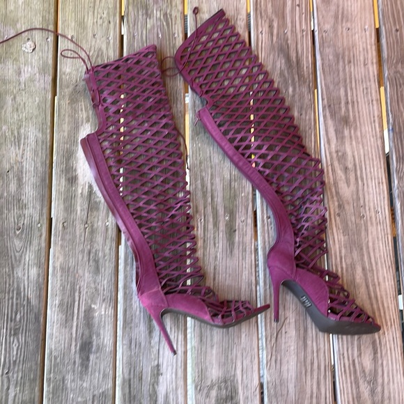 THIGH HIGH BURGUNDY GATE BOOTS. PEEK A BOO TOE SIZE 9 - Picture 2 of 6